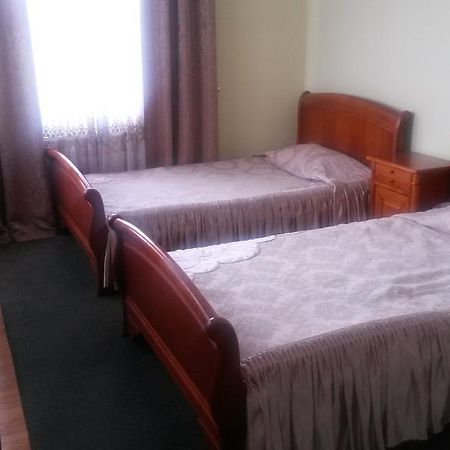 ריבנה Marlen Hotel מראה חיצוני תמונה