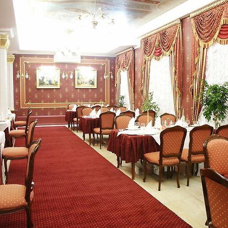 ריבנה Marlen Hotel מראה חיצוני תמונה