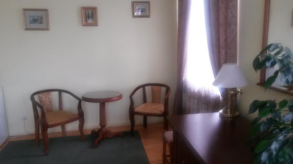 ריבנה Marlen Hotel מראה חיצוני תמונה
