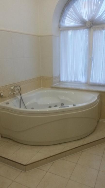 ריבנה Marlen Hotel חדר תמונה